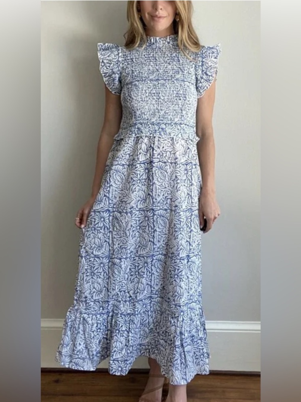 Anna Cate, Blakely Midi Blue & White Floral, Medium EUC